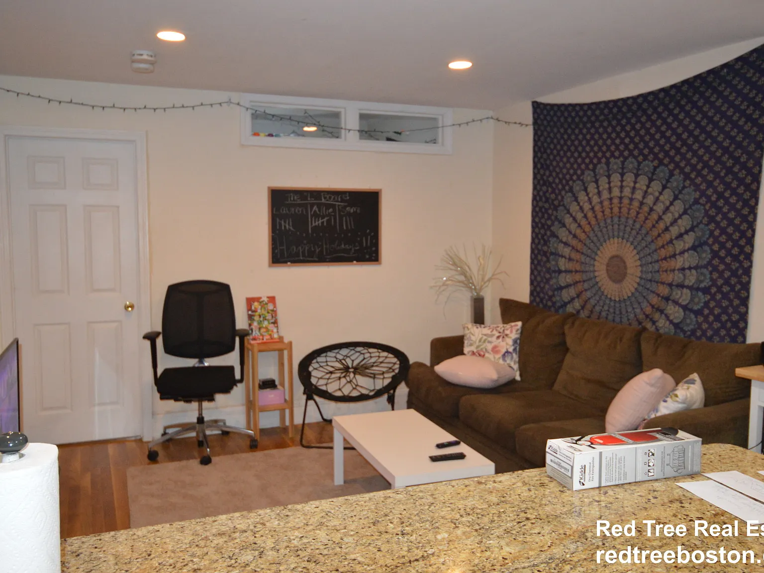 3 bed, 920 sqft, $4,875 — Photo 3