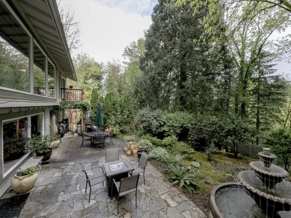 934 SW Cheltenham St, Portland, OR 97239