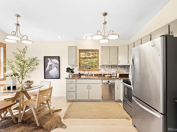 3rd image of 8129 S Columbine Drive