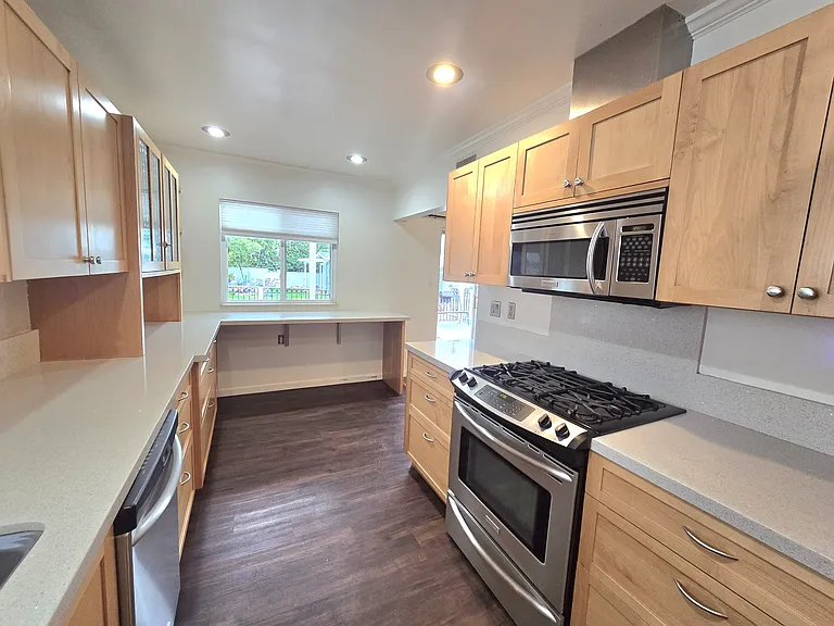 896 Altura Way #A — Photo 9