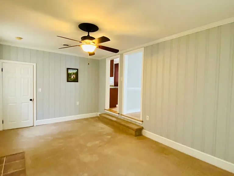 2210 Manlyn Rd — Photo 12