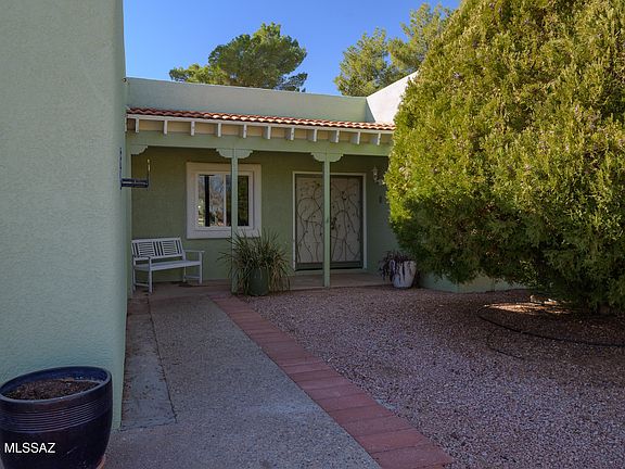 3rd image of 1013 N Paseo Iris