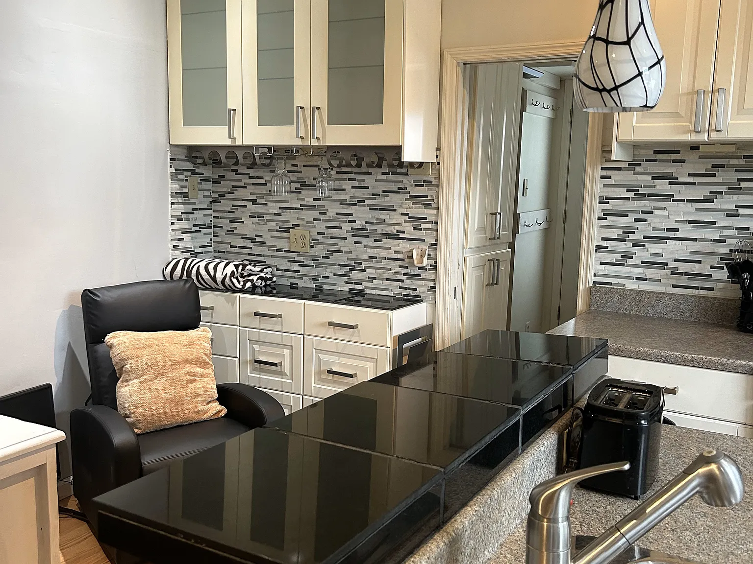 407 W Maiden St — Photo 4