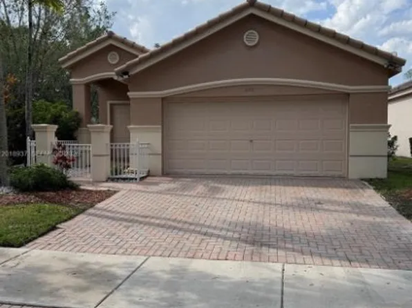 449 Silver Palm Way, Fort Lauderdale, FL 33327