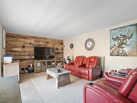 4th image of 5239 Cedarbend Dr APT 3