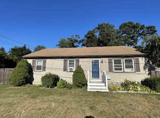 8 Cricket Ln, Concord, NH 03301