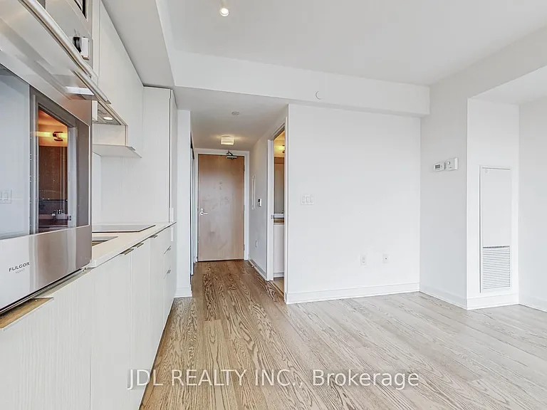 11 Wellesley St W #2212 — Photo 4