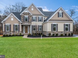 5 Oxford Ln, Doylestown, PA 18901