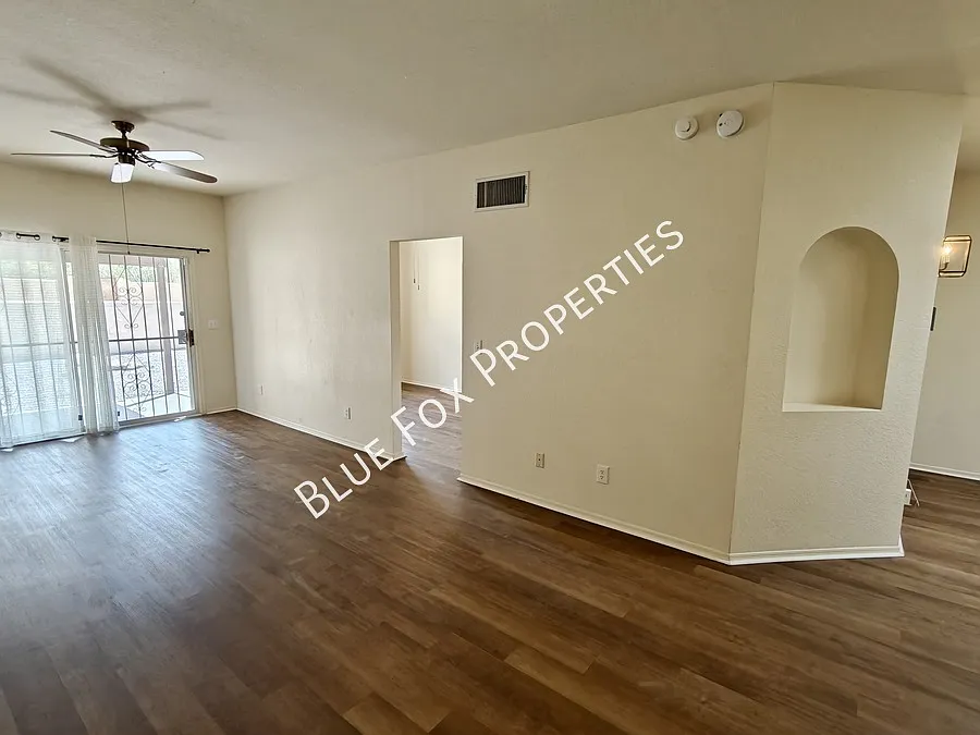 2415 West Calle Retana — Photo 4