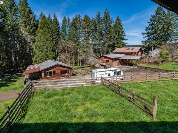 4890 Henderer Rd, Elkton, OR 97436