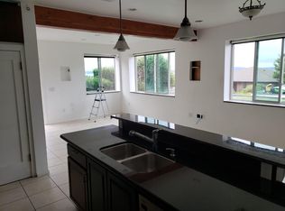 5725 SW Winthrop St, Seattle, WA 98116