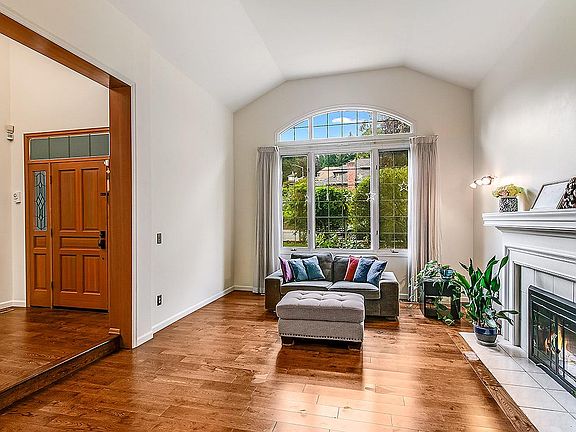 3rd image of 10106 184th Ave NE