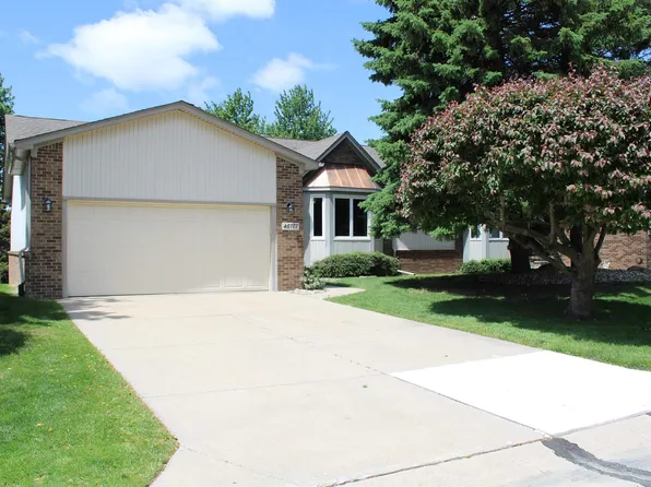 46777 Scotch Pine Ln, Macomb, MI 48042
