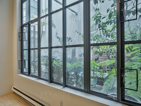 4th image of 601 4th St Unit 102