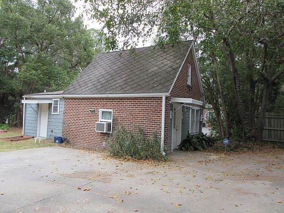 2nd image of 208 1/2 E Mary St