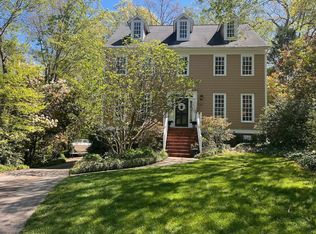 4 Pointe View Ct, Durham, NC 27713