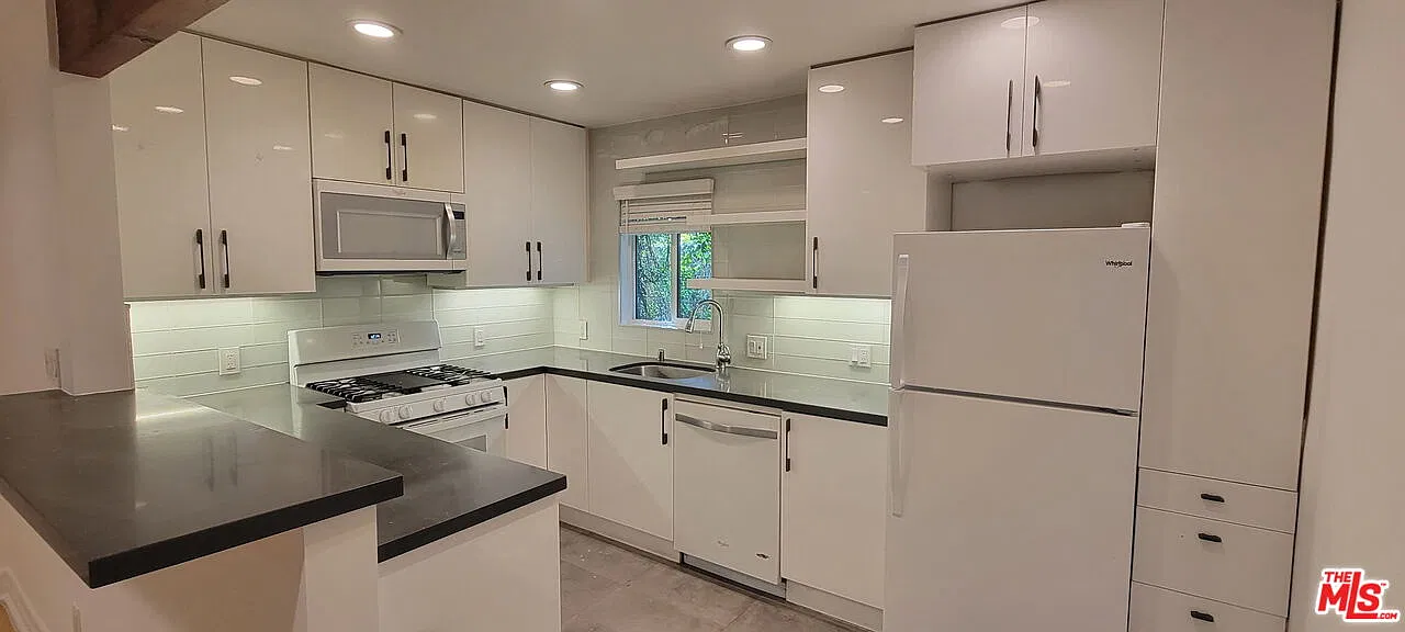 1 bed, 1.0 bath, 513 sqft, $2,850 — Photo 2
