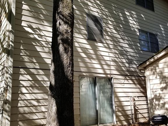 4th image of 11114 Beverly Hills Dr