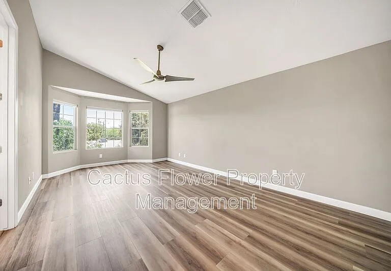 3067 N 33rd Pl — Photo 26