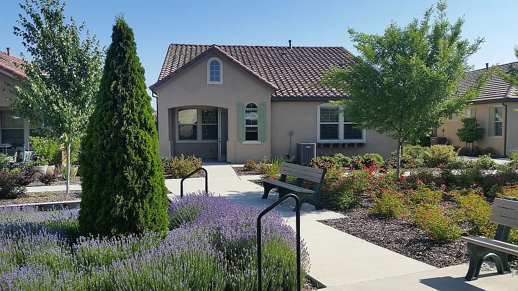 1025 Volonne Dr photo 1