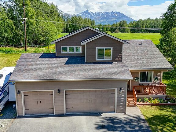 2nd image of 10775 E Meadowlark Cir