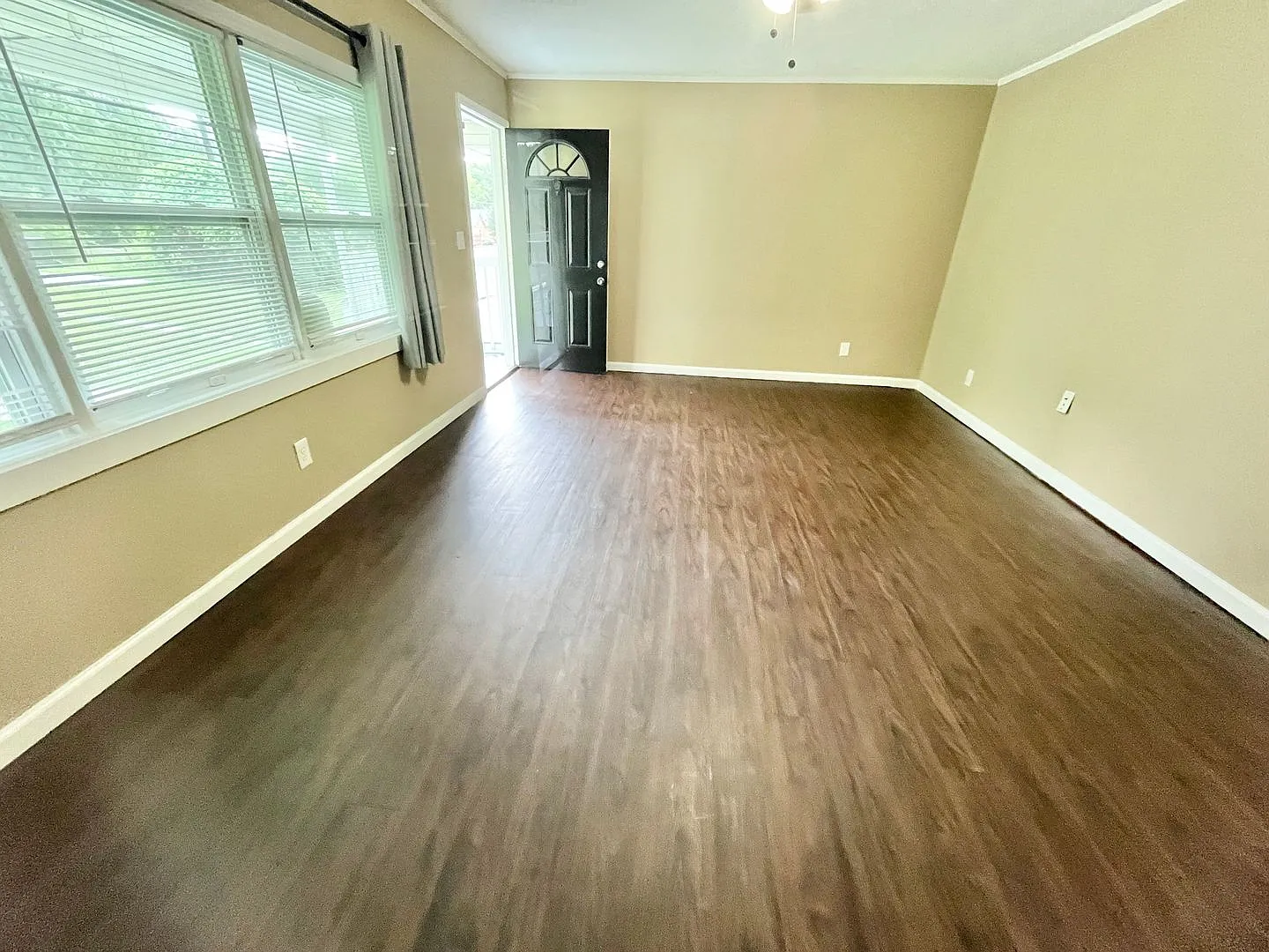 4415 Oak Street ..  — Photo 4