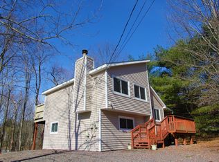 2390 Meadowview Dr, Lake Ariel, PA
