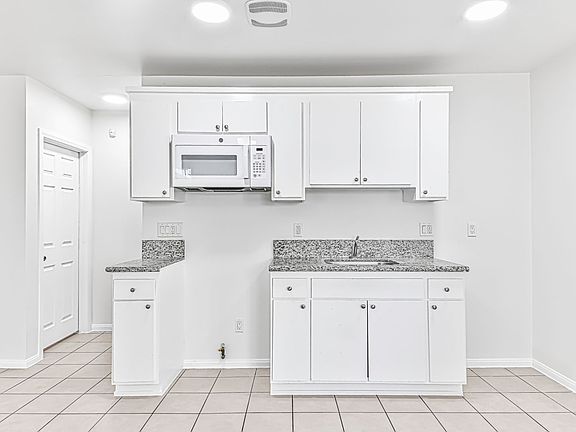 4th image of 319 Hermosa Ave APT 10