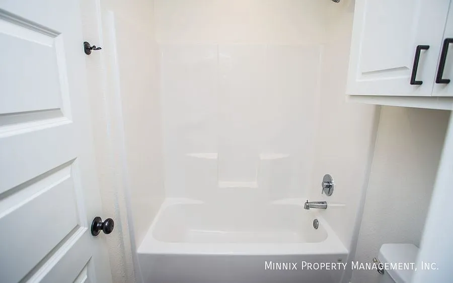 4 bedroom / 2.5 baths | 4707 125th. St. — Photo 4