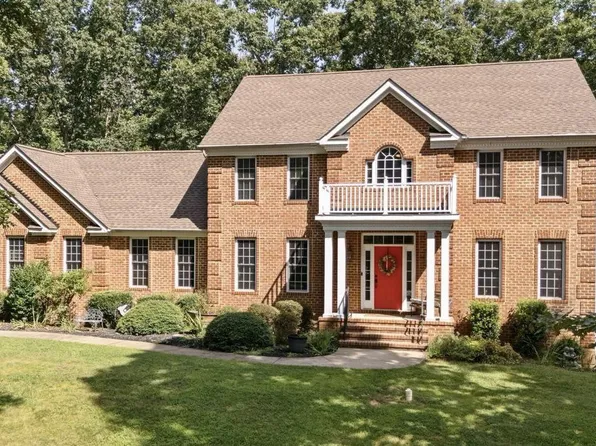 8801 General Couchs Ct, Fredericksburg, VA 22407