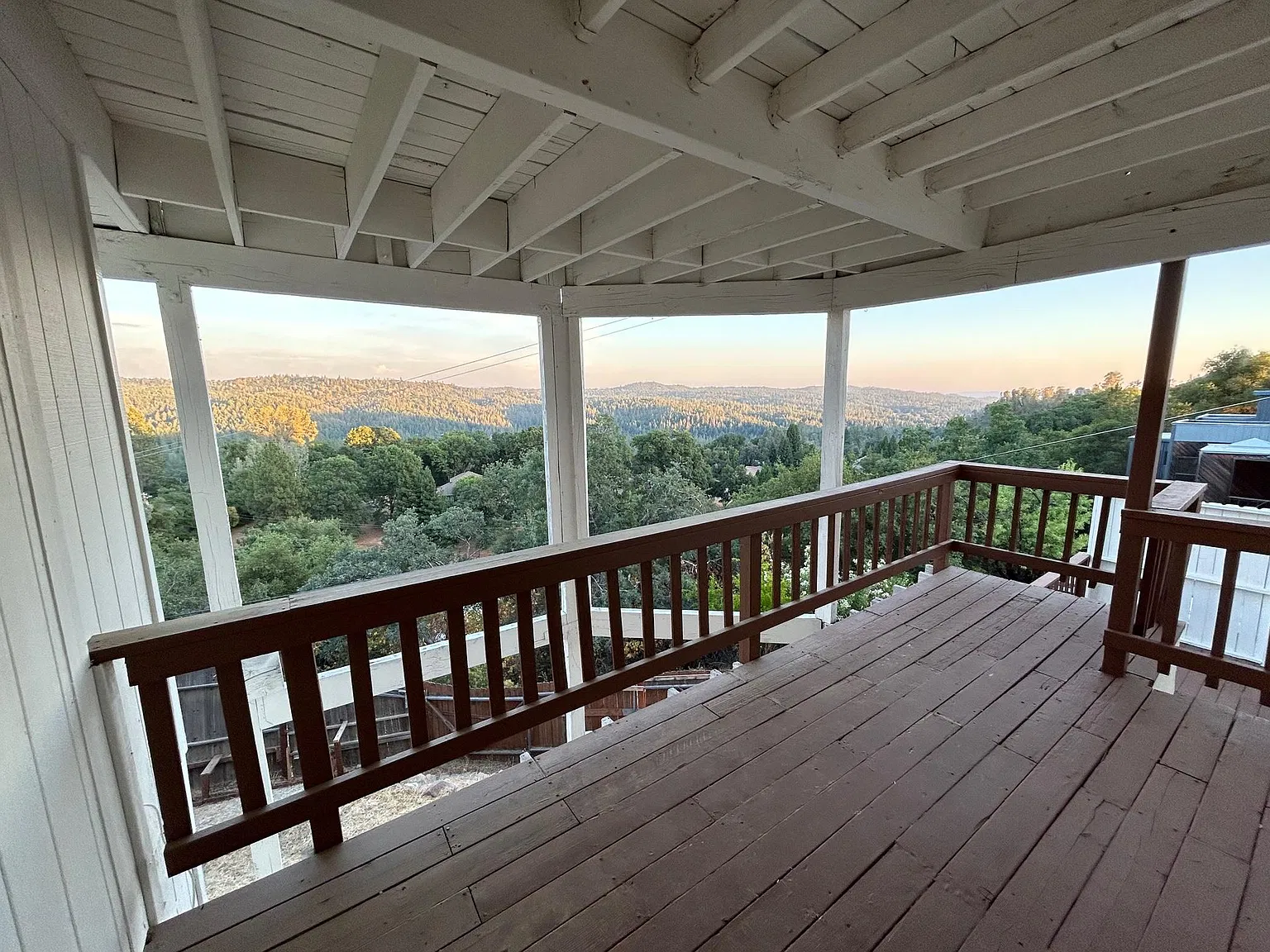 4 bed, 2.5 bath, 2070 sqft, $3,200 — Photo 4