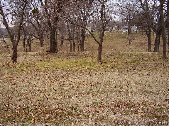 3rd image of Cliff Dr