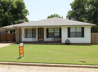 1209 E Spring, HENRIETTA, TX 76365