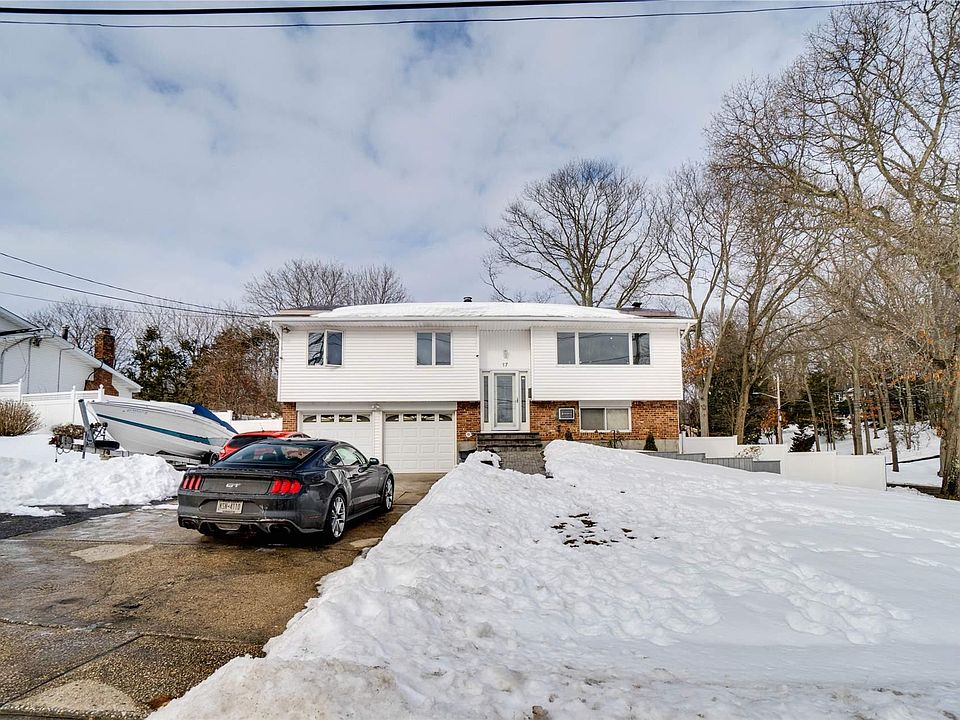 1st image of 17 Gloucester Dr