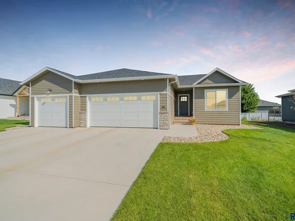 710 Hillside St, Harrisburg, SD 57032