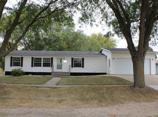 407 4th St, Lester, IA 51242