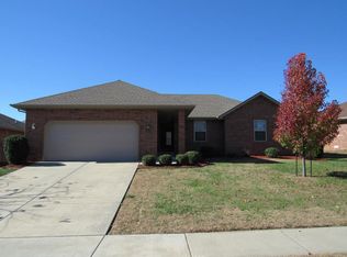 1071 S Blackwood Rd, Springfield, MO 65802