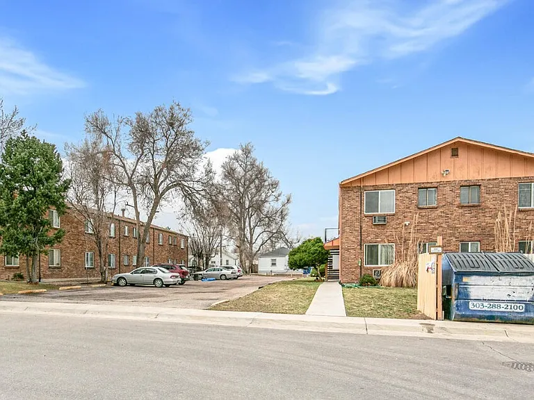 3605 S Knox Ct — Photo 3