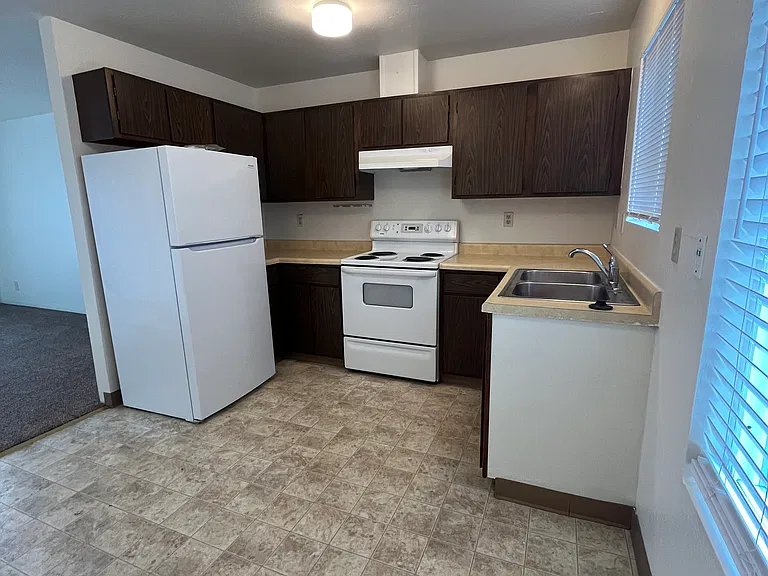 272 Spencer St #3 — Photo 2