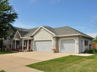 3117 S Huckleberry Ln, Appleton, WI 54915