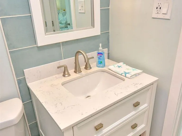 1315 NE Flora Pl — Photo 25