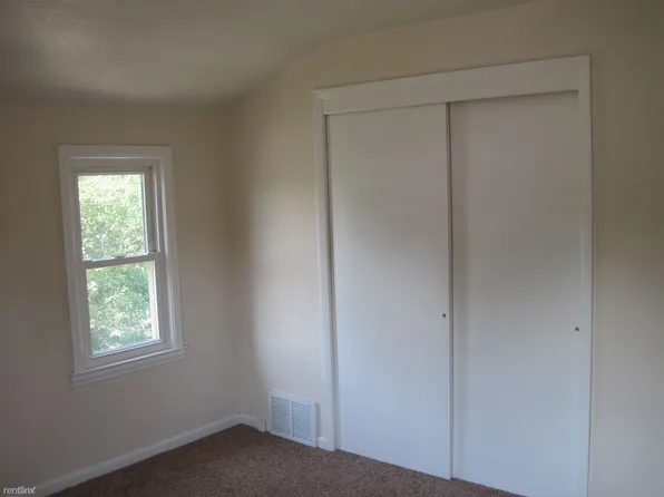 3567 S 31st St, Milwaukee, WI 53221