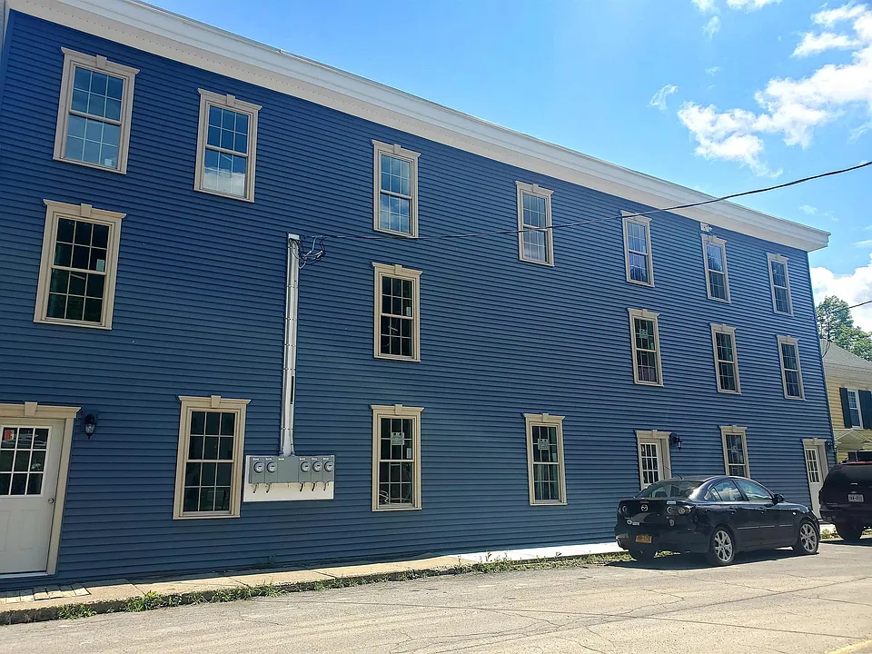 66 S Main St