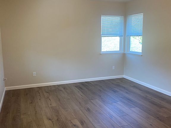 5th image of 15107 Arnold Dr