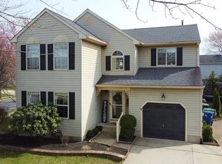 7 Barkley Ct, Marlton, NJ 08053