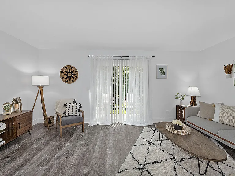 Ivy Hills Living Spaces — Photo 37