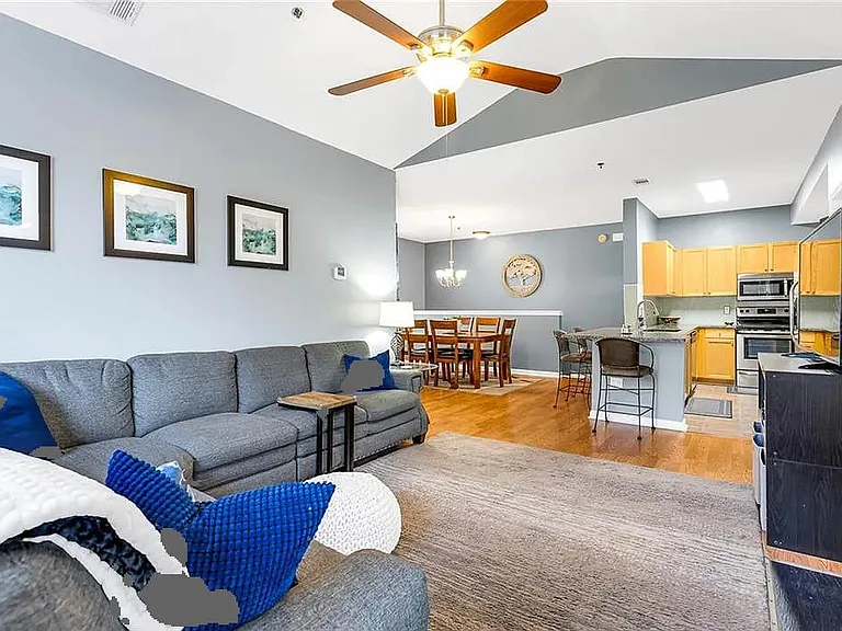 110 Spring Heights Ln SE #110 — Photo 6