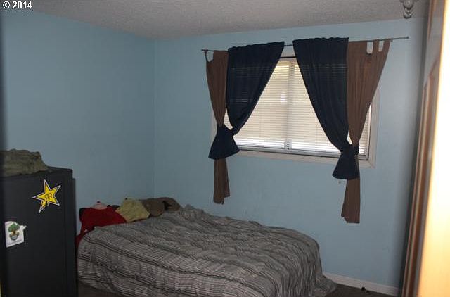 2nd image of 1042 SE Cedar St