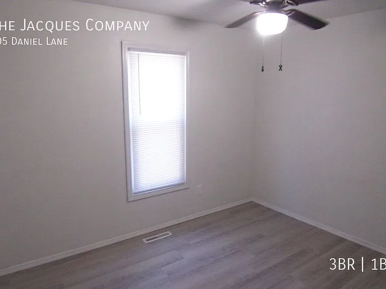 605 Daniel Ln — Photo 4