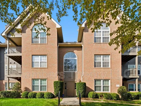 4120 Monument Ct Unit 202, Fairfax, VA 22033